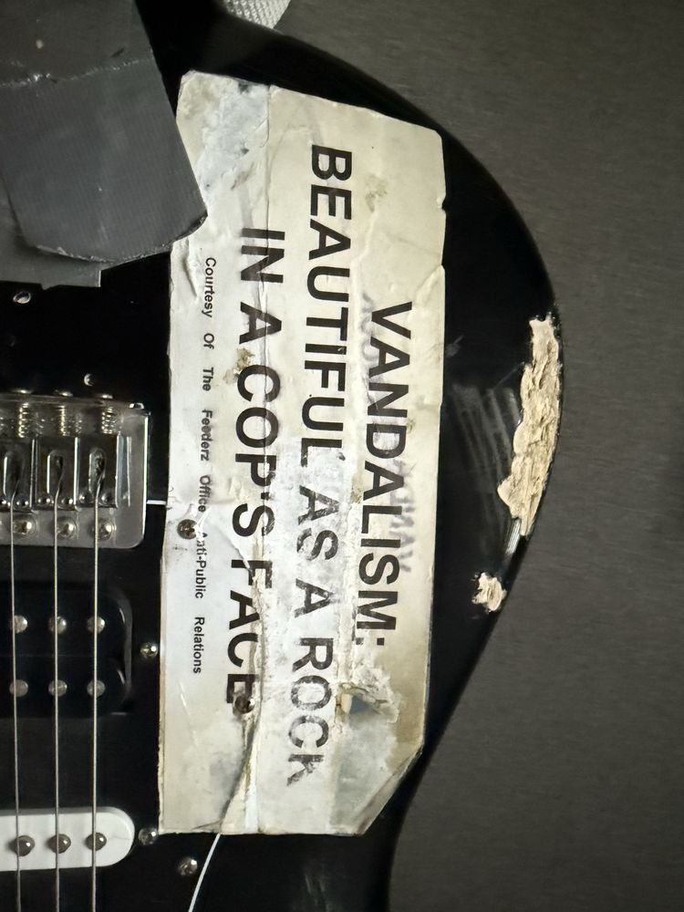 gitara stratocaster „vandalism”