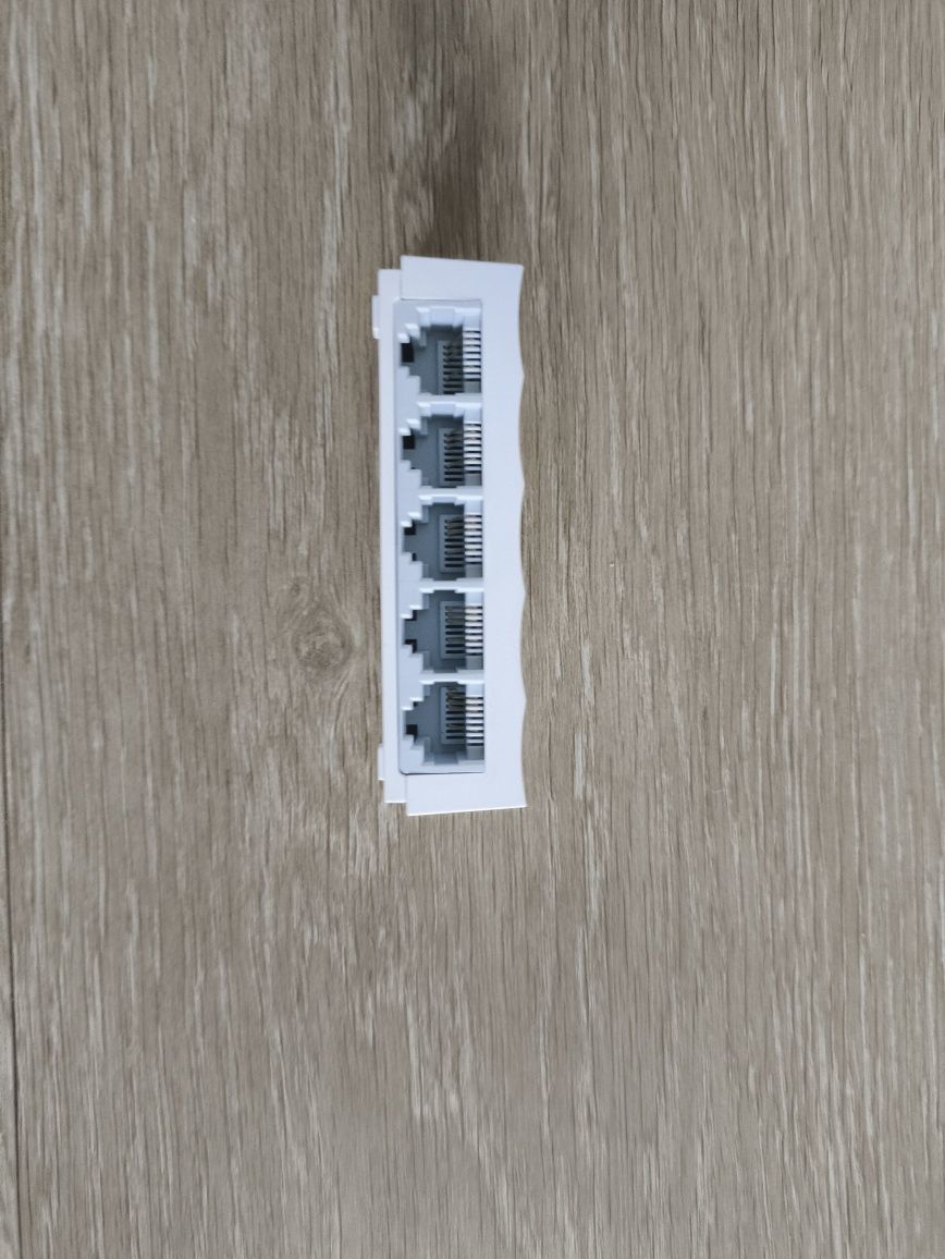 TP-LINK LiteWave LS1005 przełącznik sieciowy switch