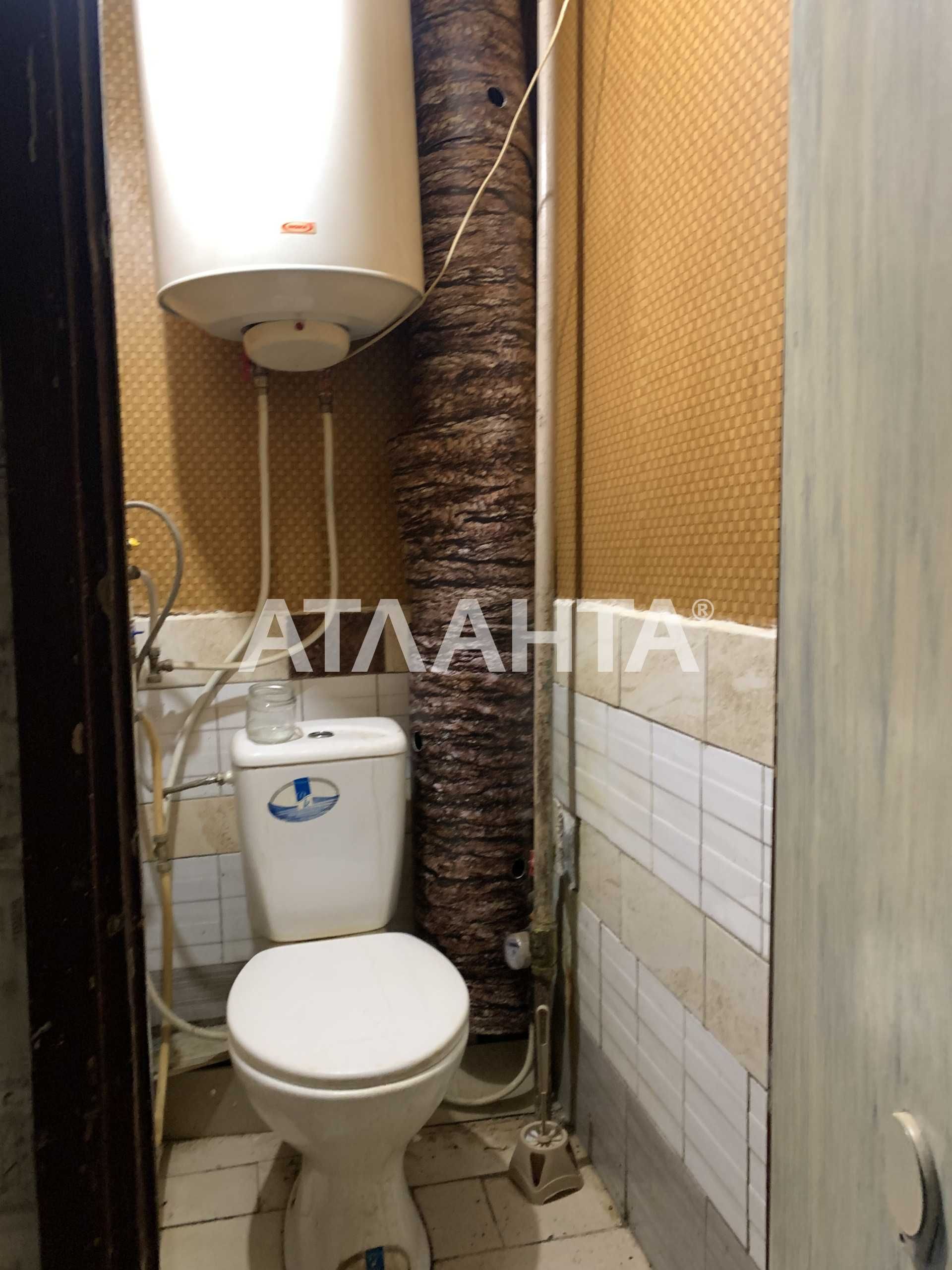 2-х по ул Заболотного- в стояке техкомн. Два фасадных окна