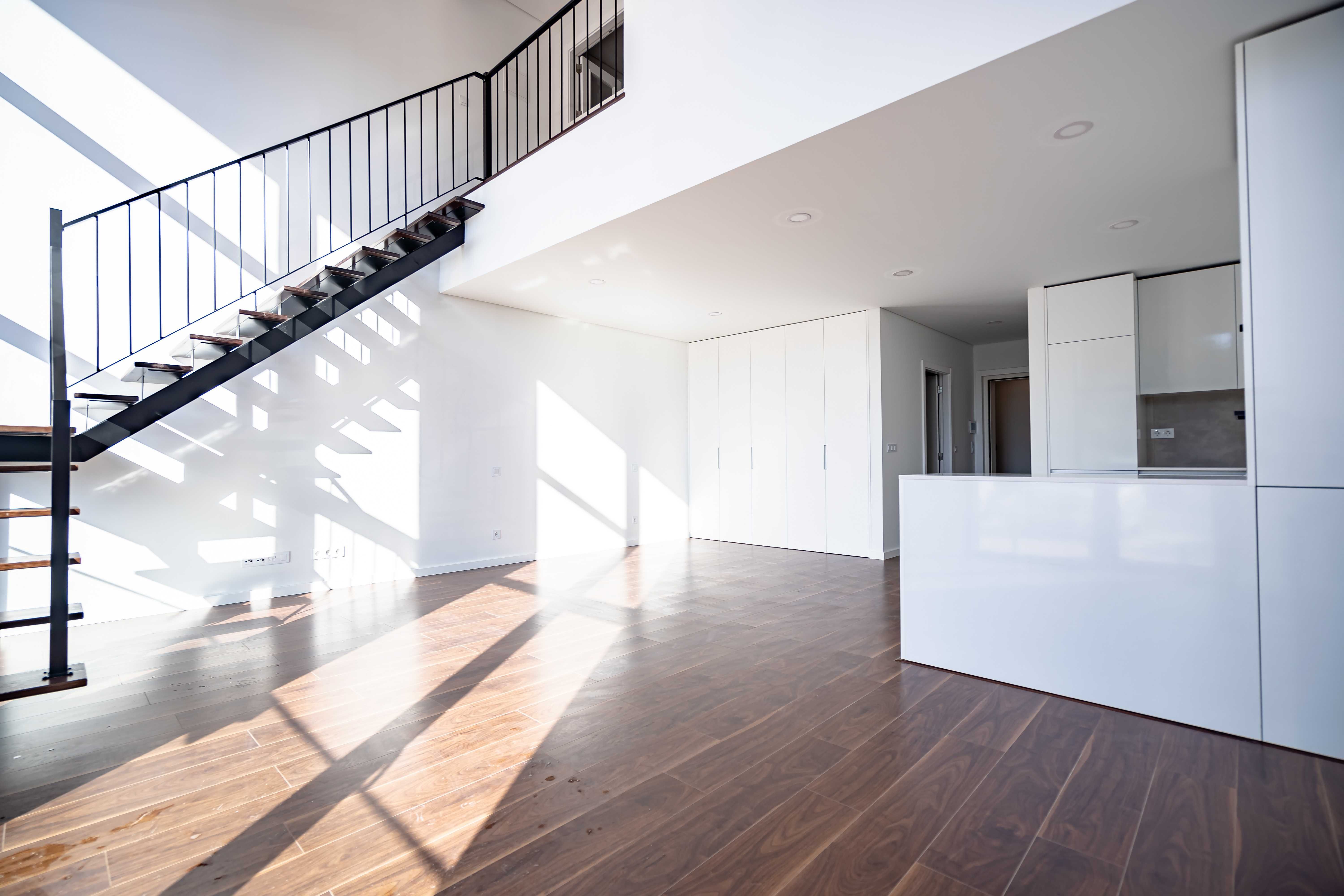 Apartamento com 2 quartos, moderno com mezanino na Quinta da Portela