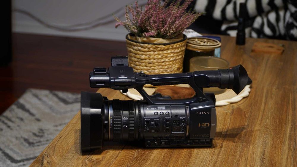 Kamera Sony HDR-AX2000E