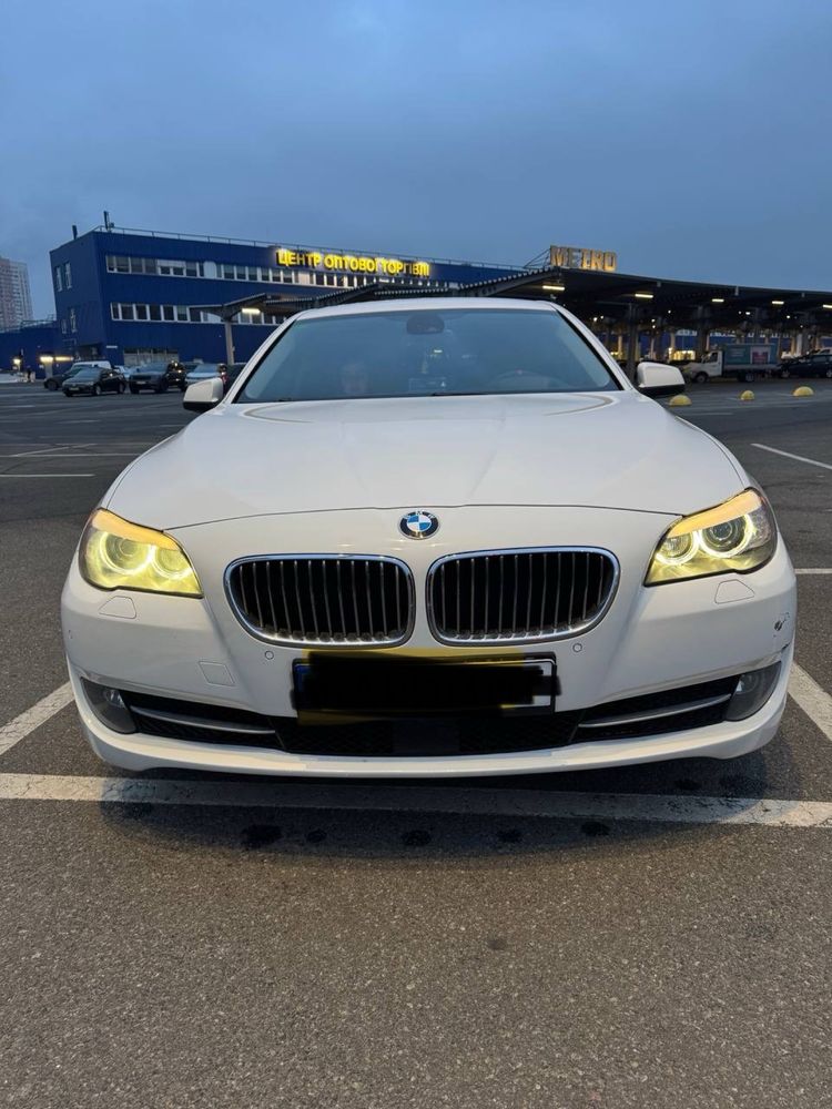 Продам Бампер до BMW F10  з противотуманками