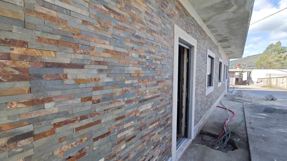 Andar moradia T2+1 com jardim e estacionamento privado