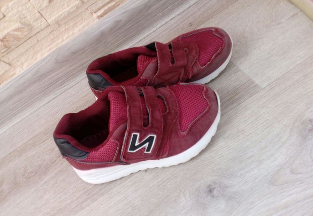 Продам кросівки б/у