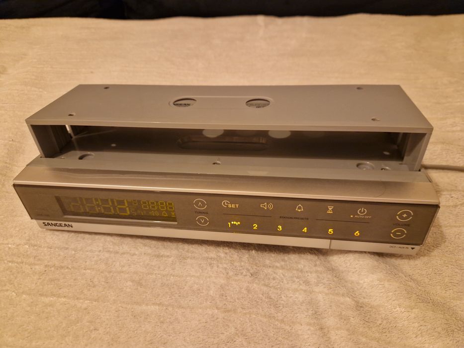 Sangean UCR-100 kuchenne