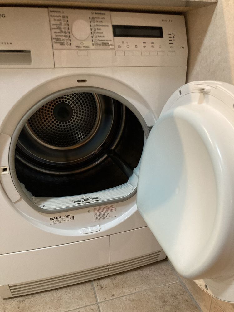 AEG suszarka kondensacyjna wolnostojaca uszkodzona