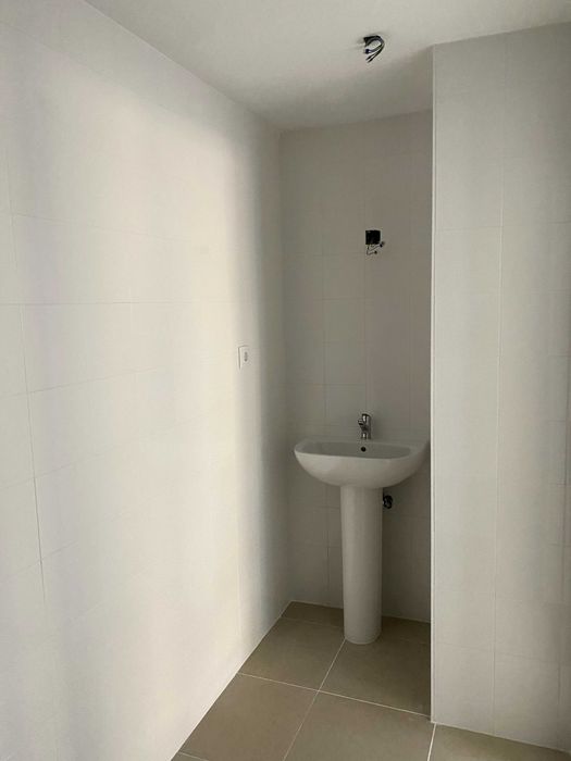 Alugo T1 Novo junto ao Glícinias