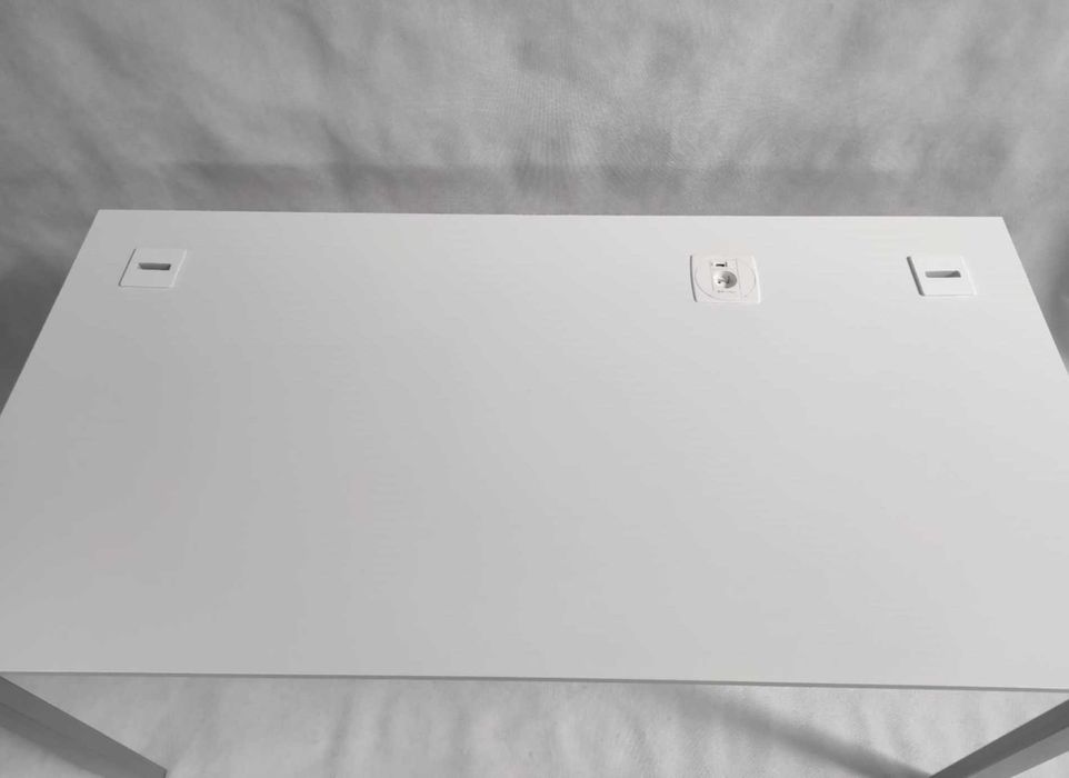 Biurko biurowe / komputerowe 160x80 cm – białe, metalowe nogi, używane