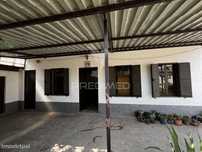 Moradia T2 térrea com espaço exterior