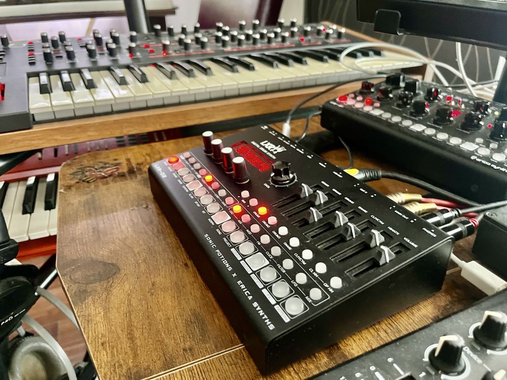 Erika Synth LXR-02 Drum Maschine
