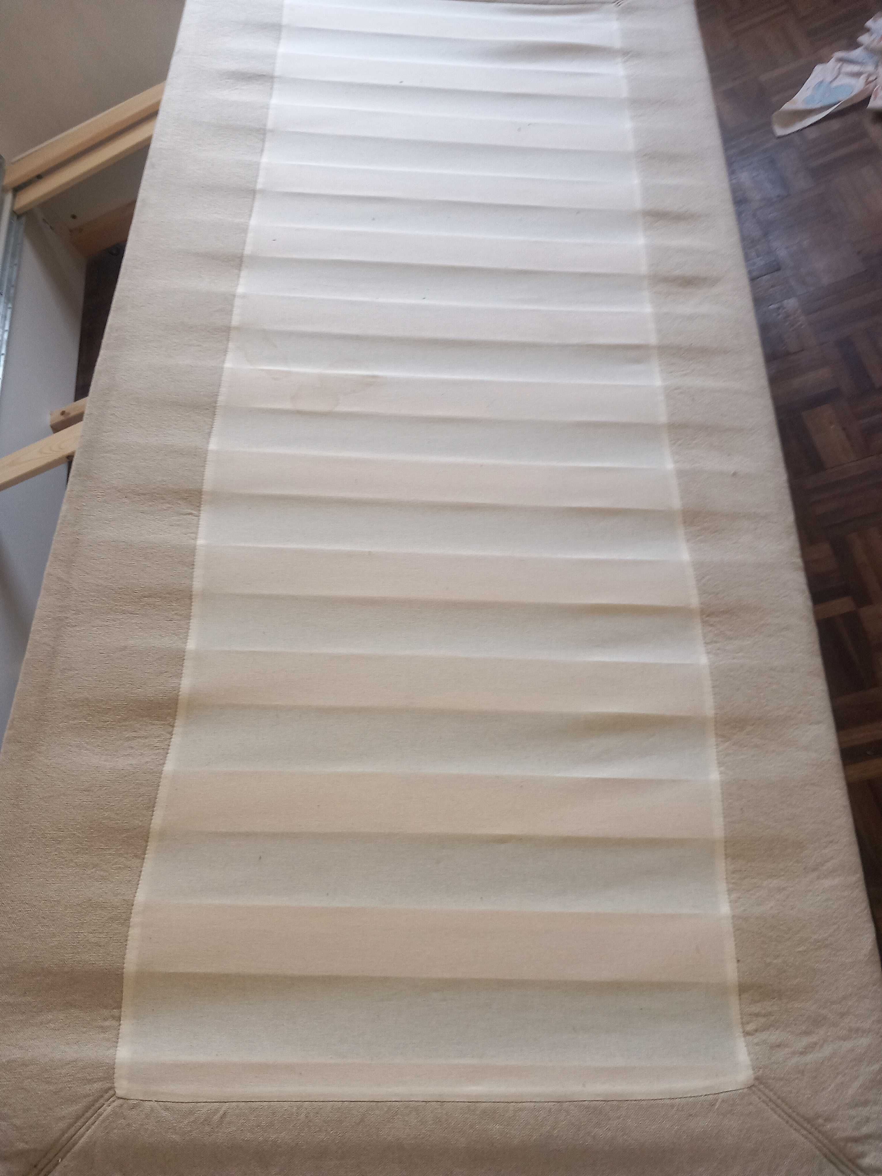 Estrato cama com pés