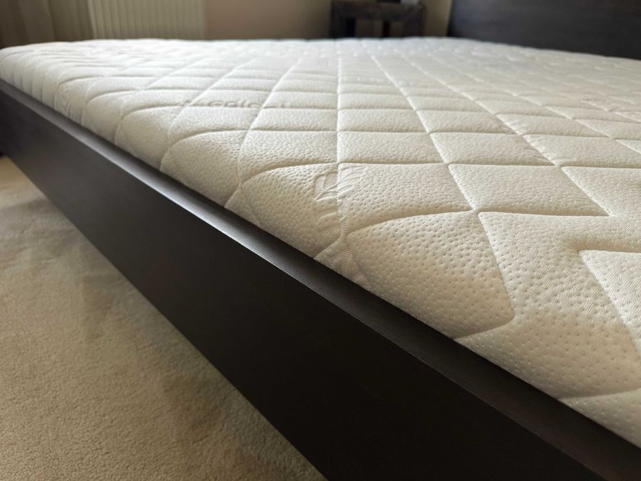 Łóżko drewniane bukowe LAOS lewitujące + materac + stelaż 200x220 WWA