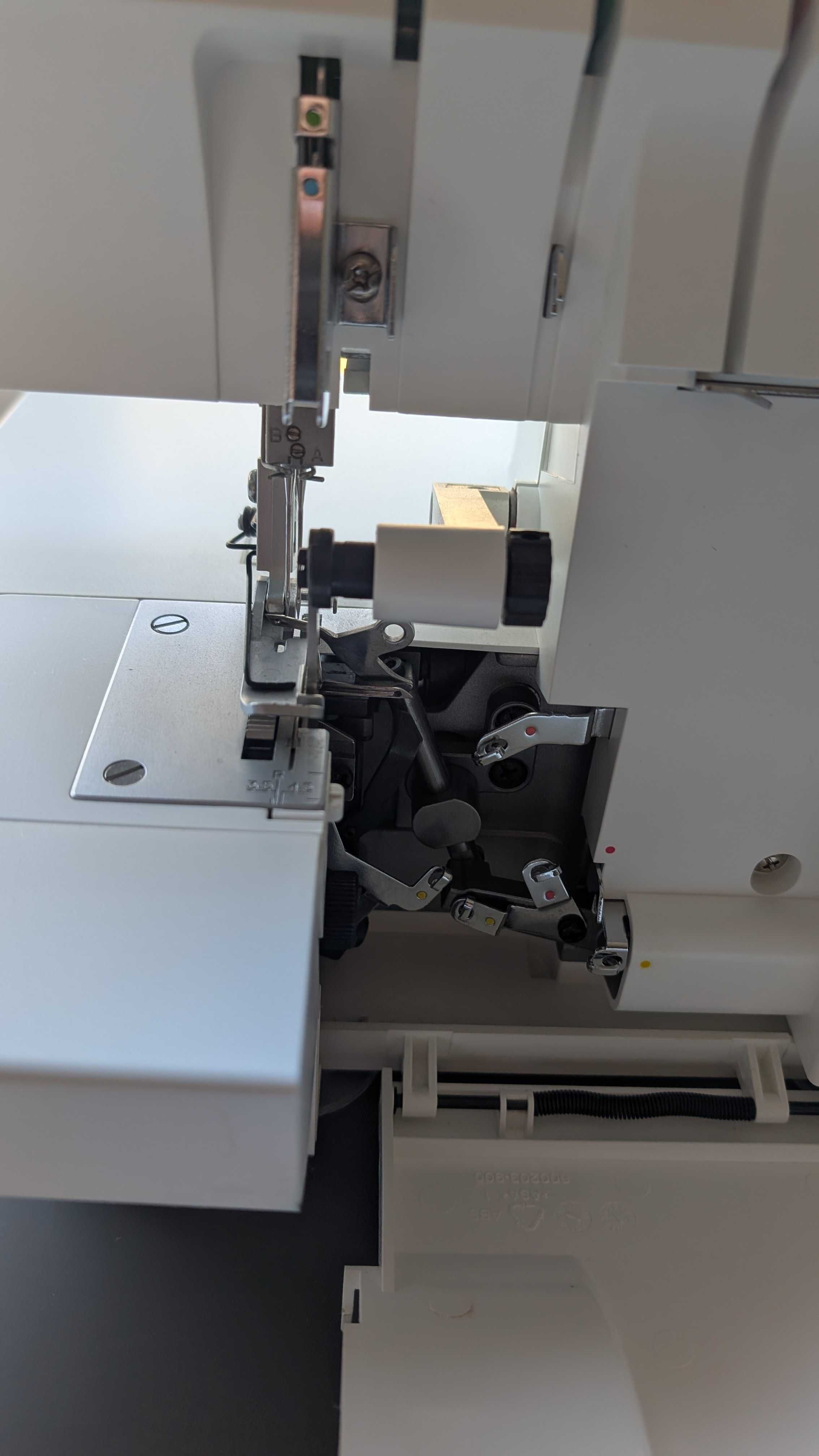 Overlock (oczyszczarka) PFAFF Hobbylock 2.0 – jak nowy!