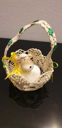 Koszyczek z owieczką Wielkanoc