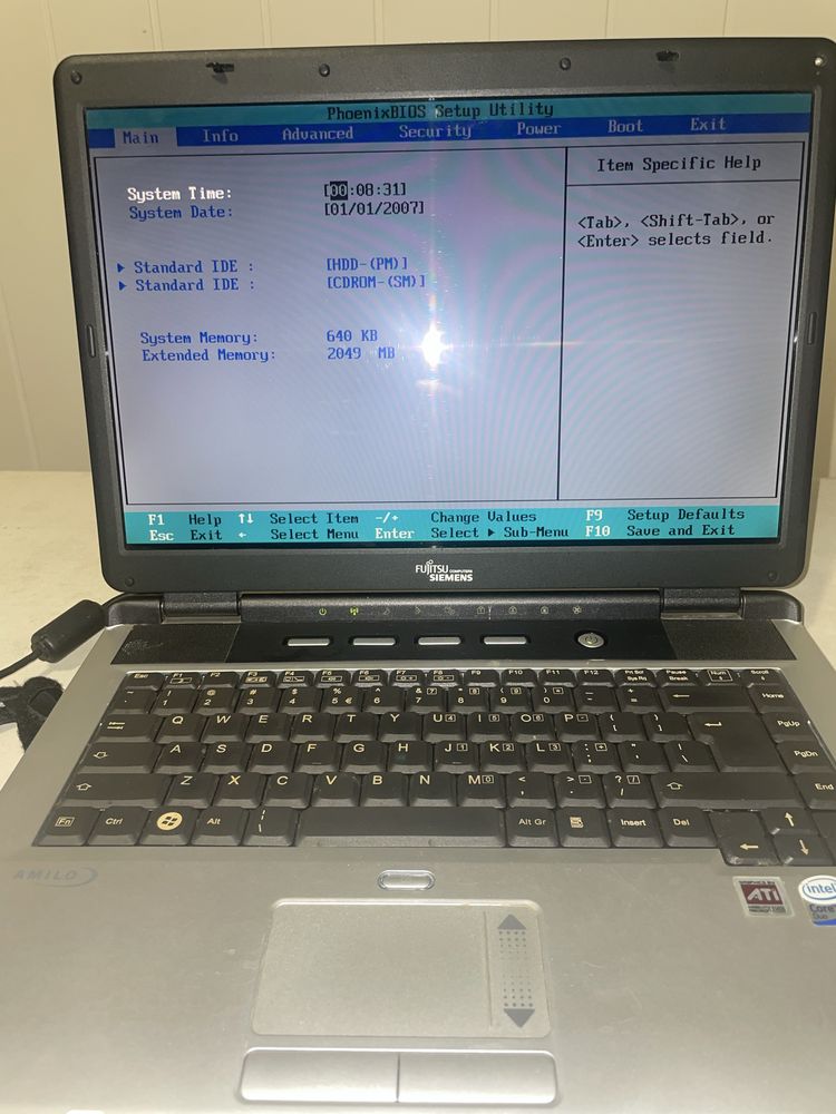 Fujitsu Simens Amilo Pi 1536 z zasilaczem
