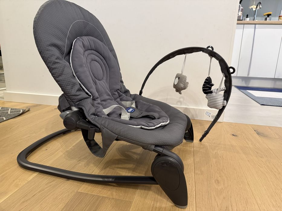 Bujaczek leżaczek Chicco Hoopla szary do 18kg