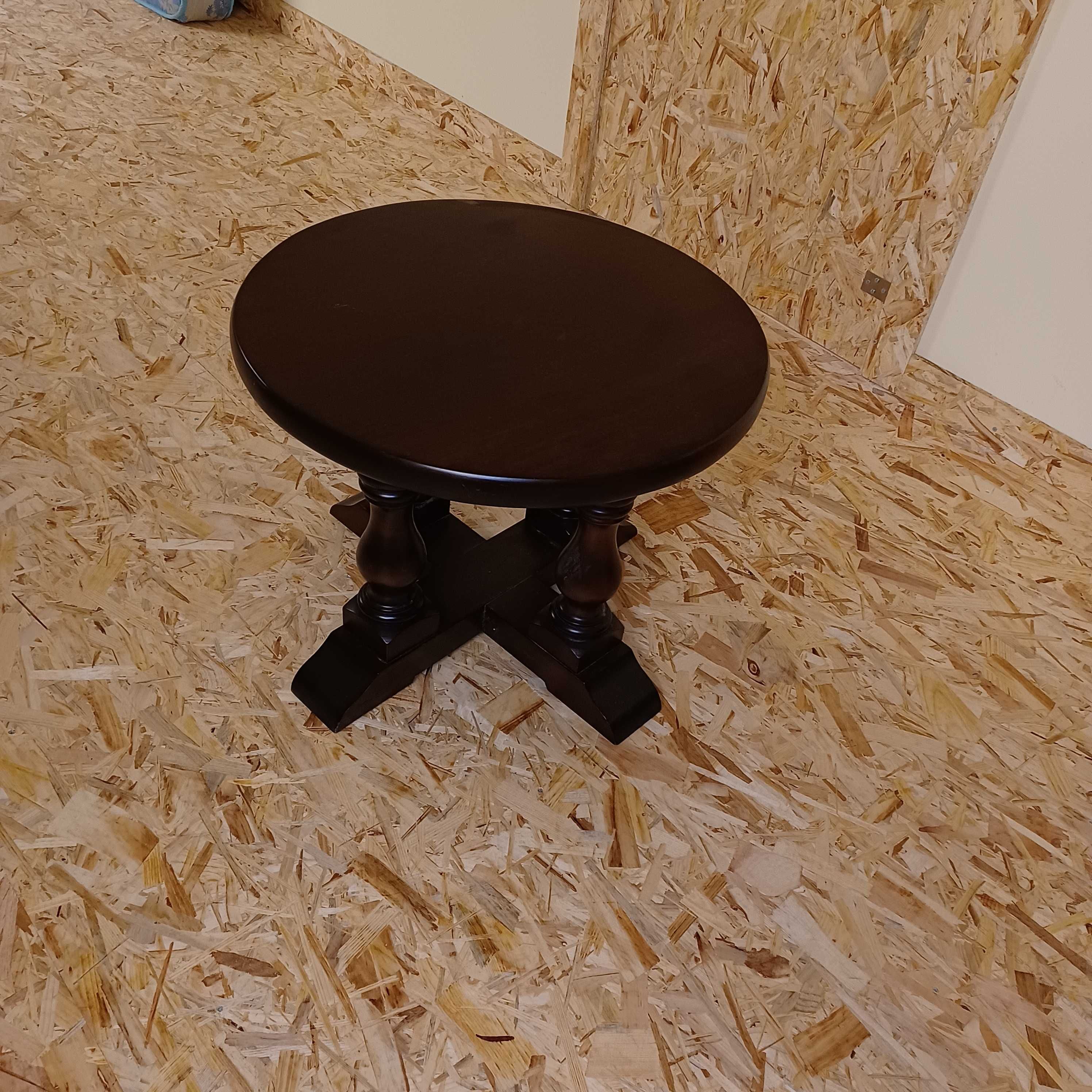 Mesas e Cadeiras de madeira maciça de mogno