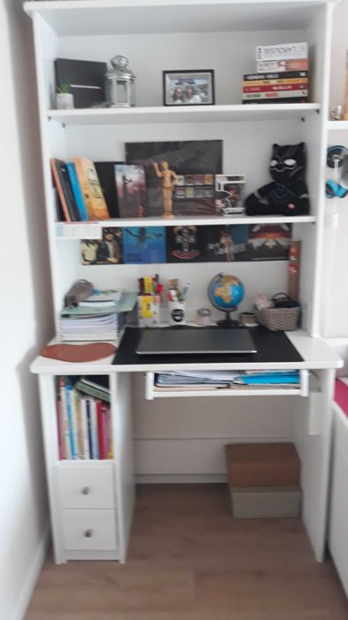 Mobília de Pinho maciço pintado 
de branco