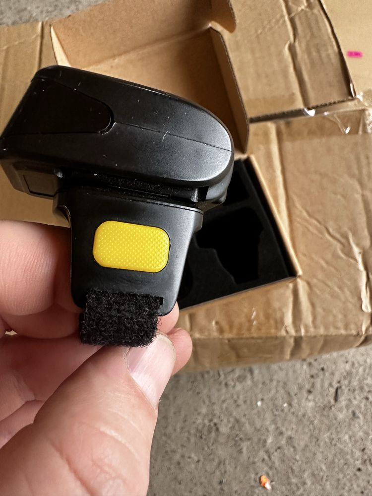 сканер для штрих-коду 1D Alacrity Ring Barcode Scanner на пальці