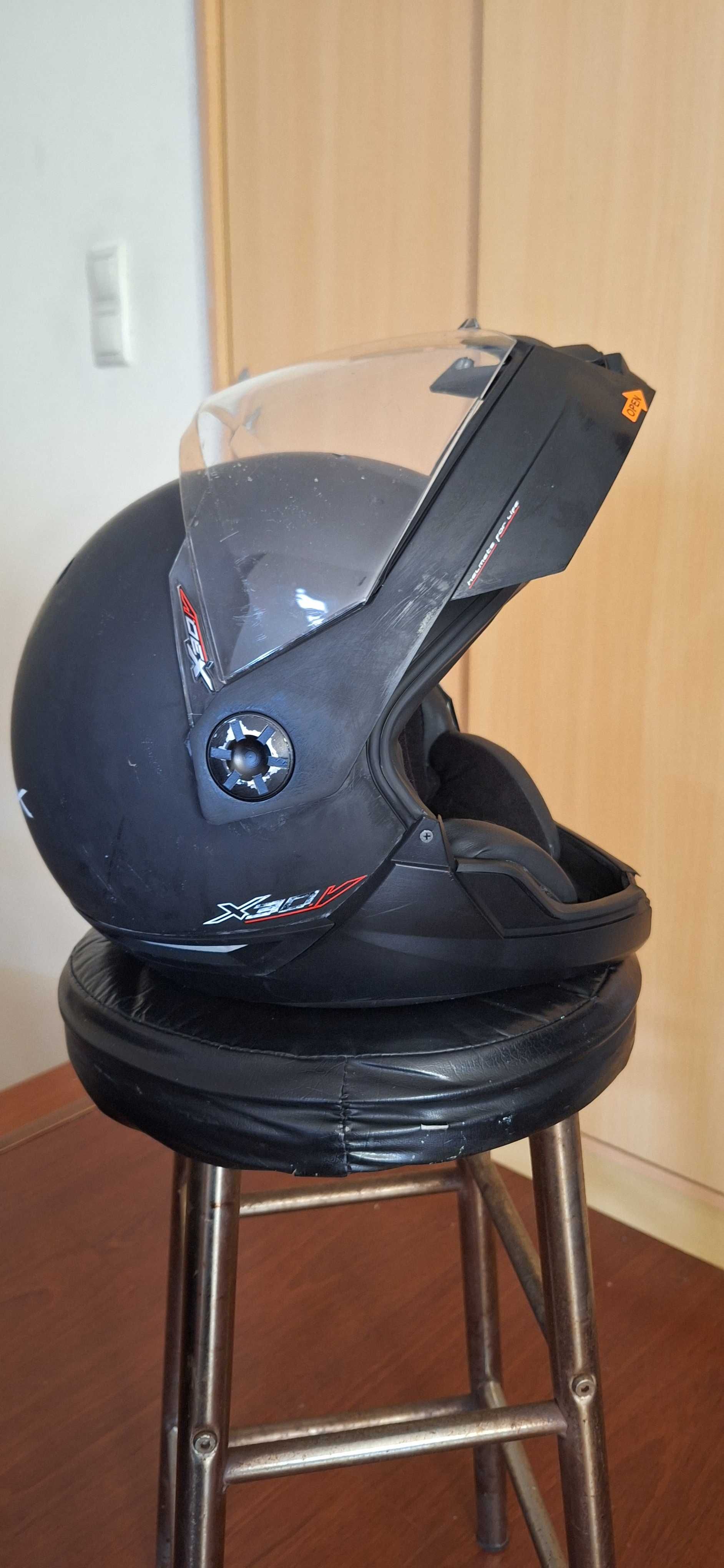 Capacete Nexx usado em bom estado com bolsa de transporte