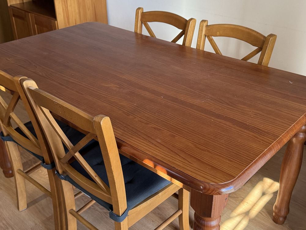 Mesa de jantar de madeira maciça + cadeiras