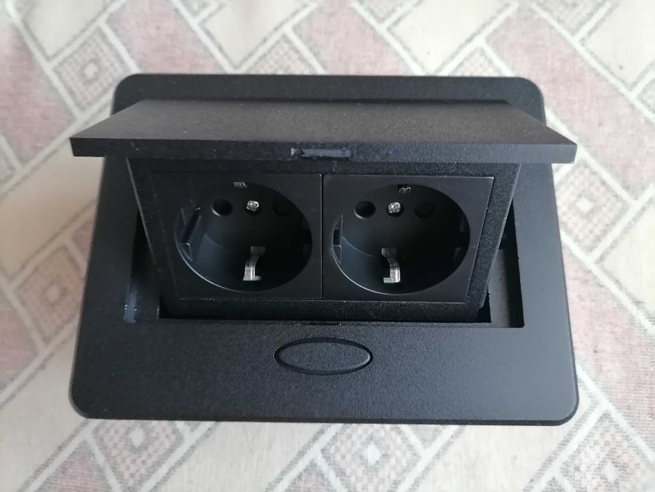 Вбудована подвійна розетка