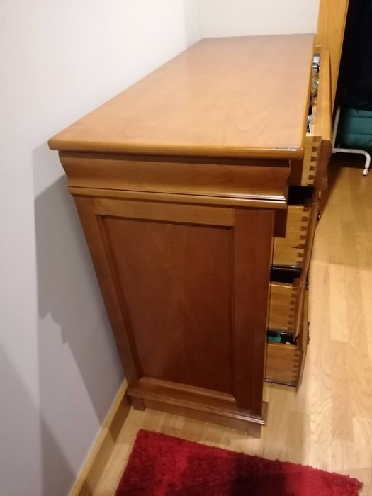 Movel camiseiro cerejeira.