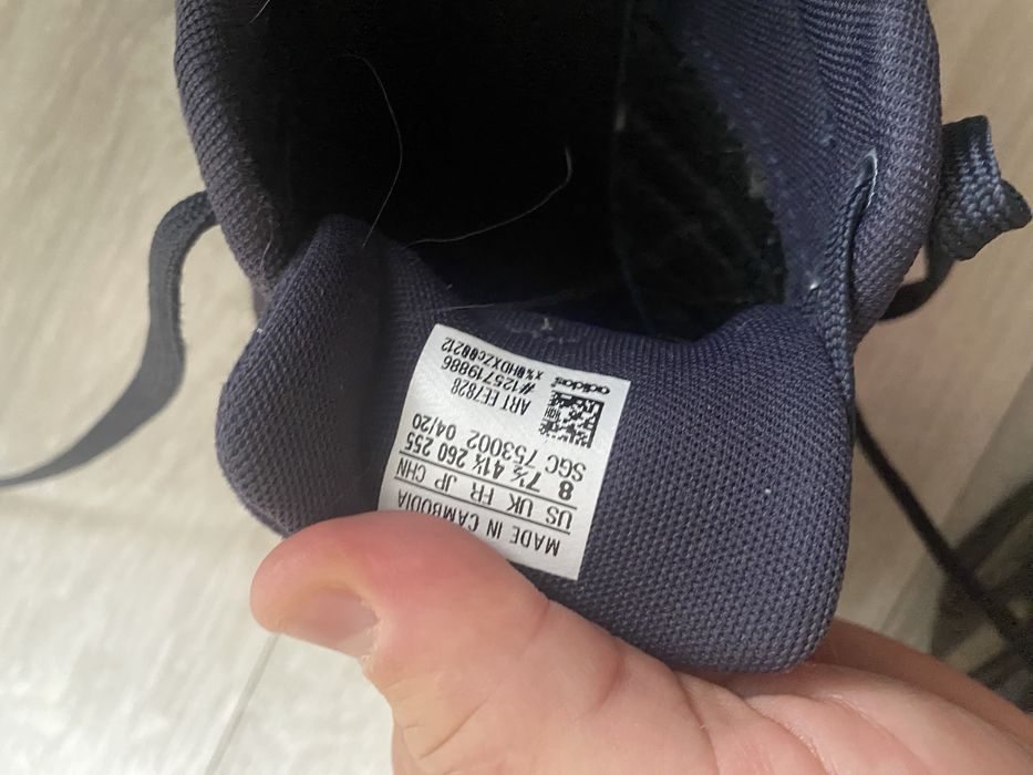 Кросівки для підлітка