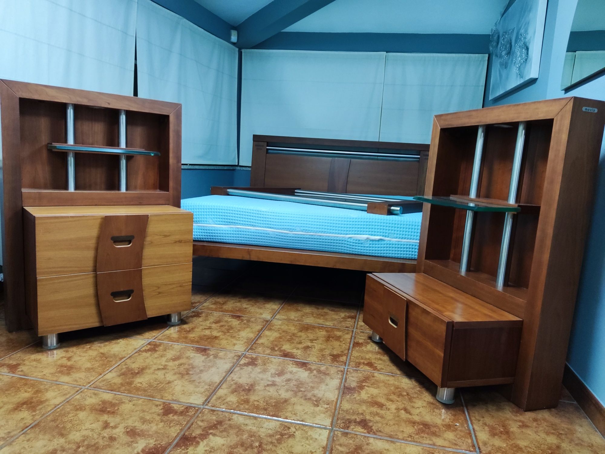 Vendo quarto de casal de qualidade.