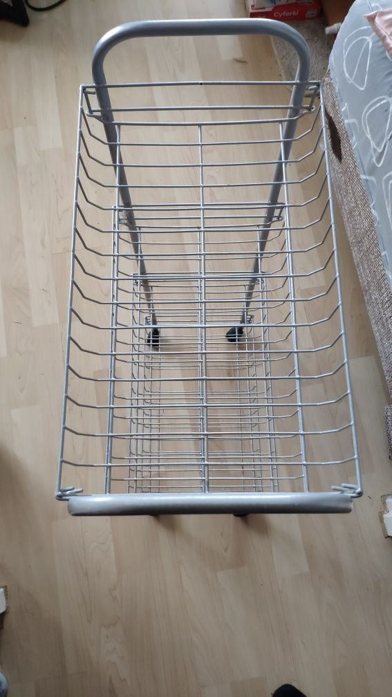 Sszafeczka na kolkach lazienkowa metalowa