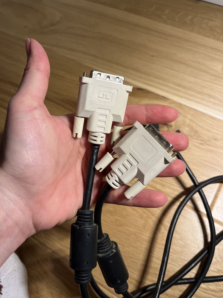 Kabel zasilający do komputera monitora