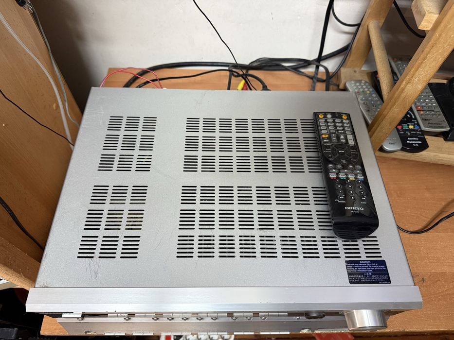 Amplituner Onkyo TX-SR605HDMI pilot