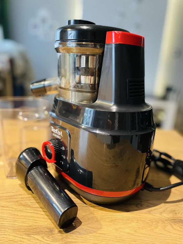 Sokowirówka Tefal Juiceo – wolnoobrotowa wyciskarka do soków