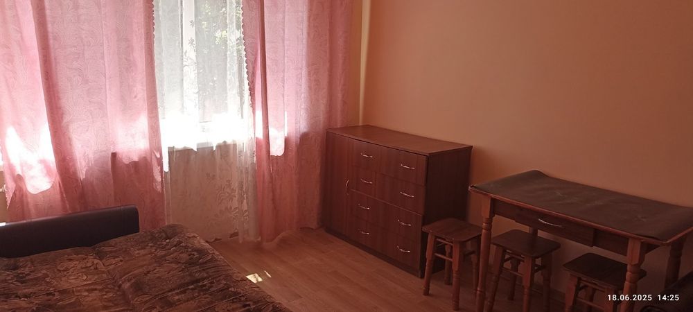 Оренда кімнати в гуртожитку.Дружба.