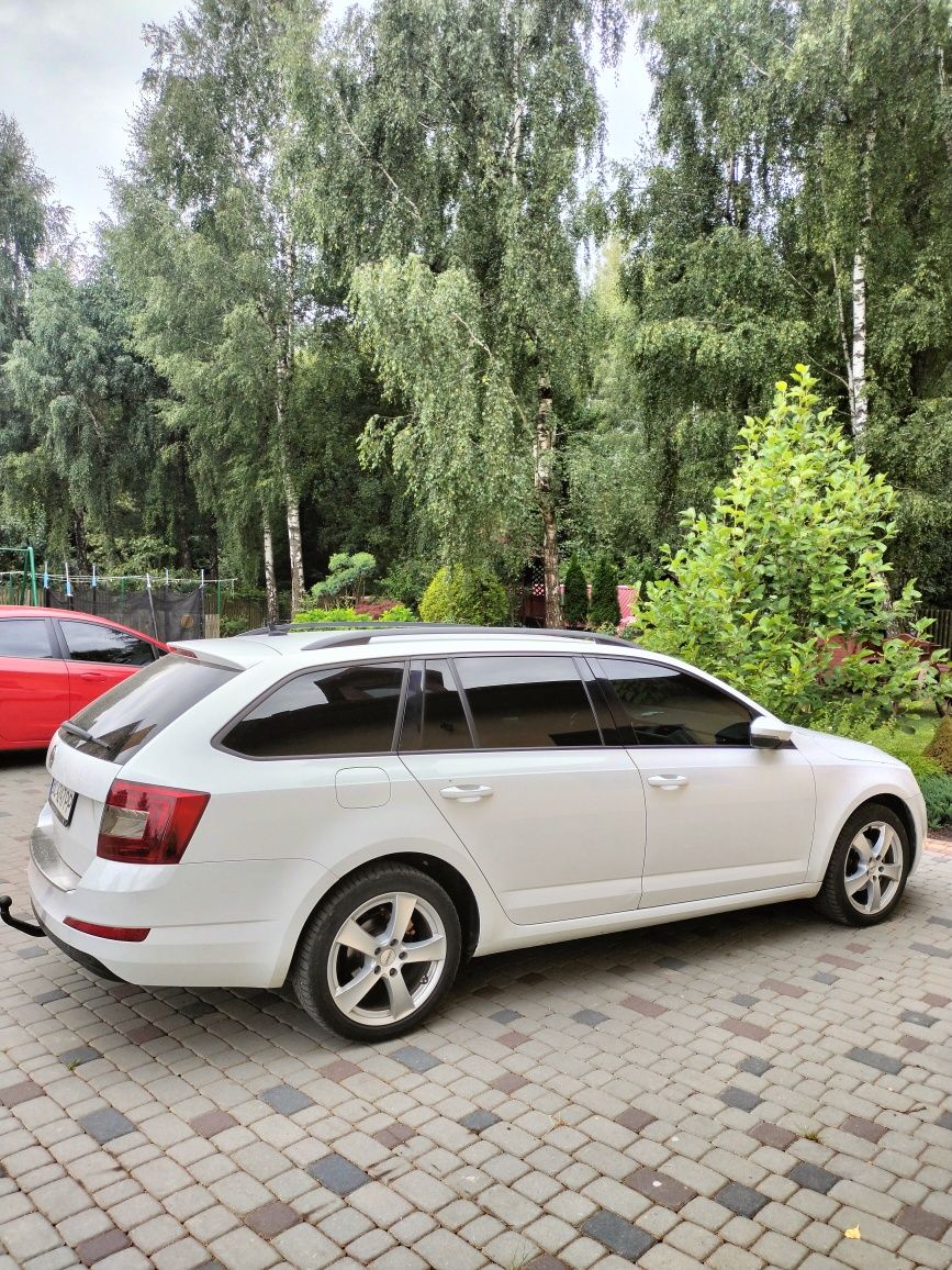 Шкода А7 в дуже гарному стані