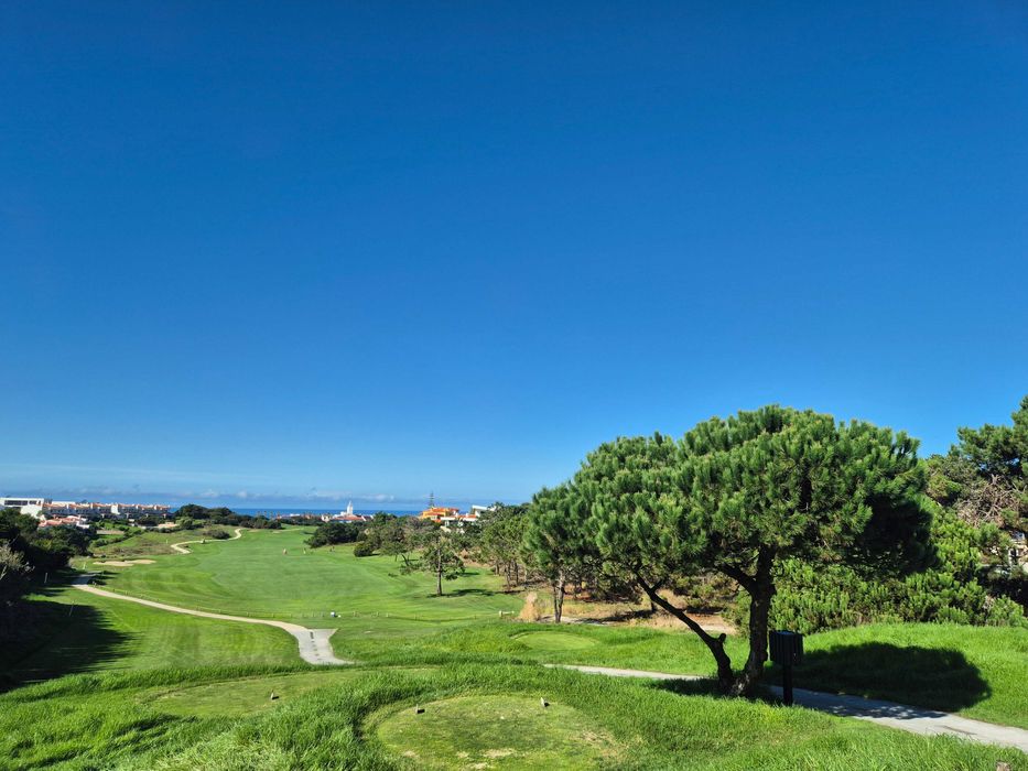 Apartamento T3 com vista para o mar num condomínio com piscina