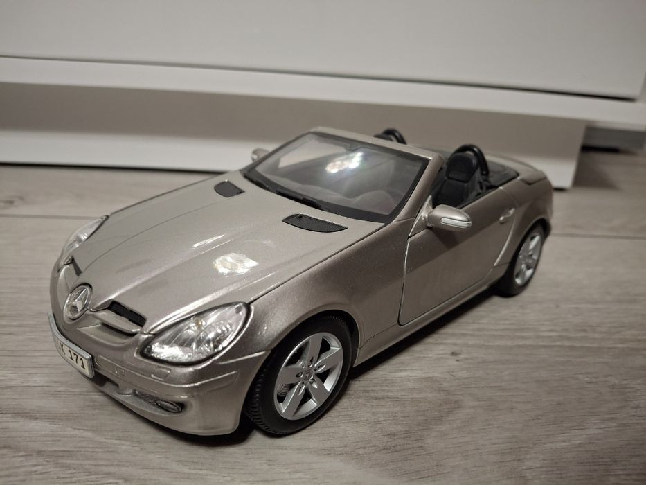 Samochód Kolekcjonerski Mercedes-Benz SLK Maisto 1:18