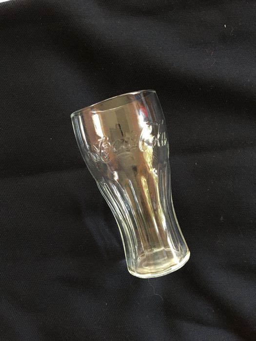 Coca Cola 0,5 l, tłoczona szklanka