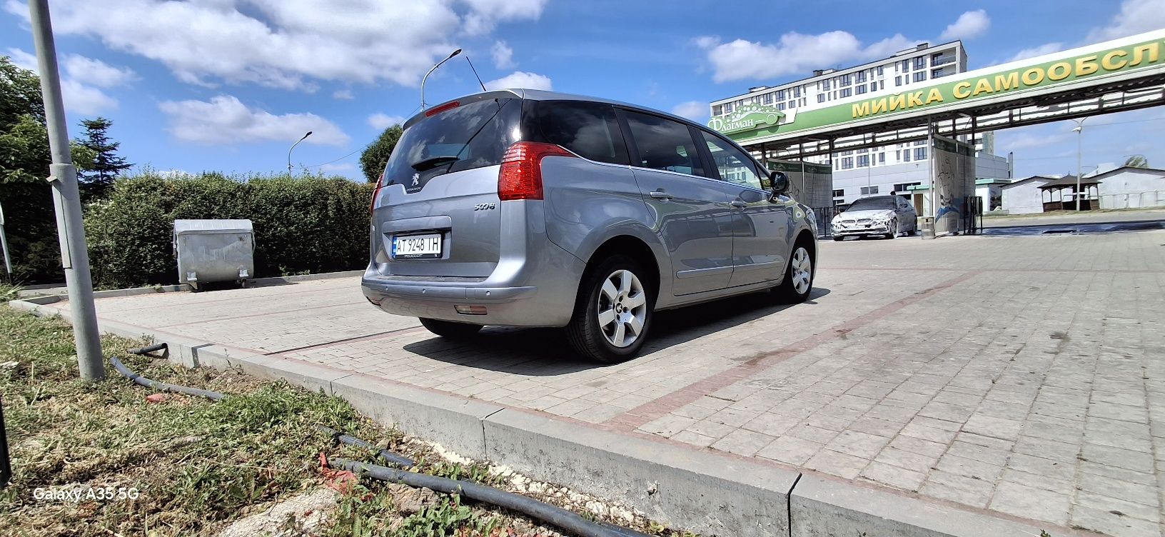 Продам Peugeot 5008 1,6 дизель МКПП.