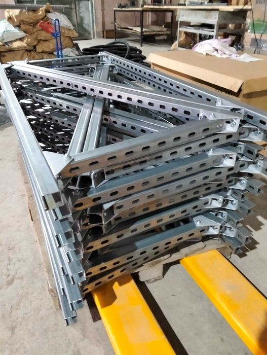 Трикутники для встановлення сонячних панелей