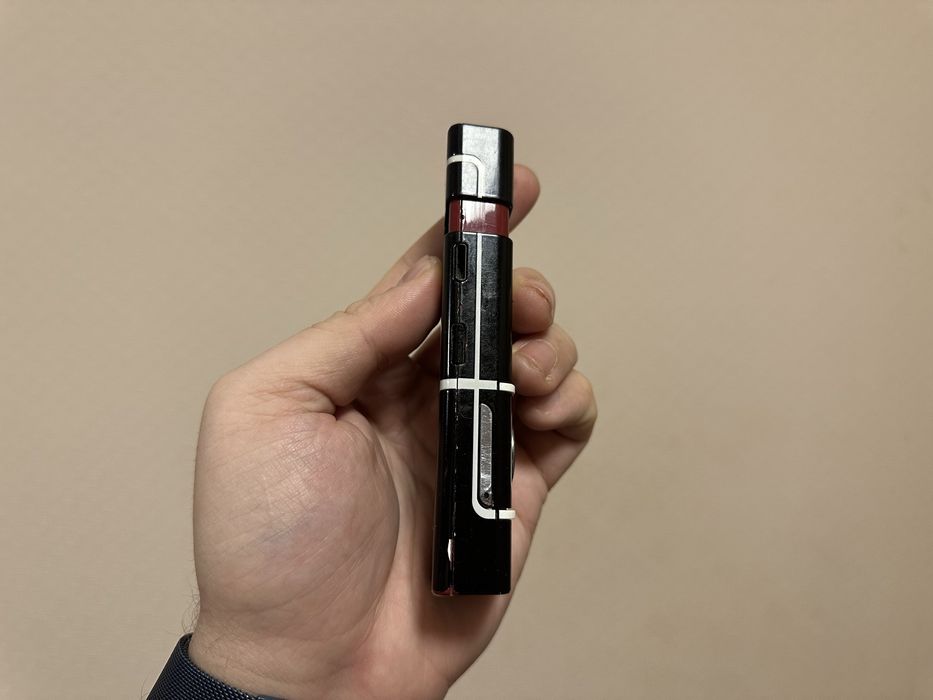 На деталі Nokia 7280