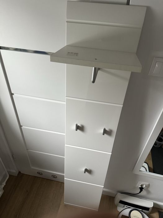 Panel z półką na przedpokój