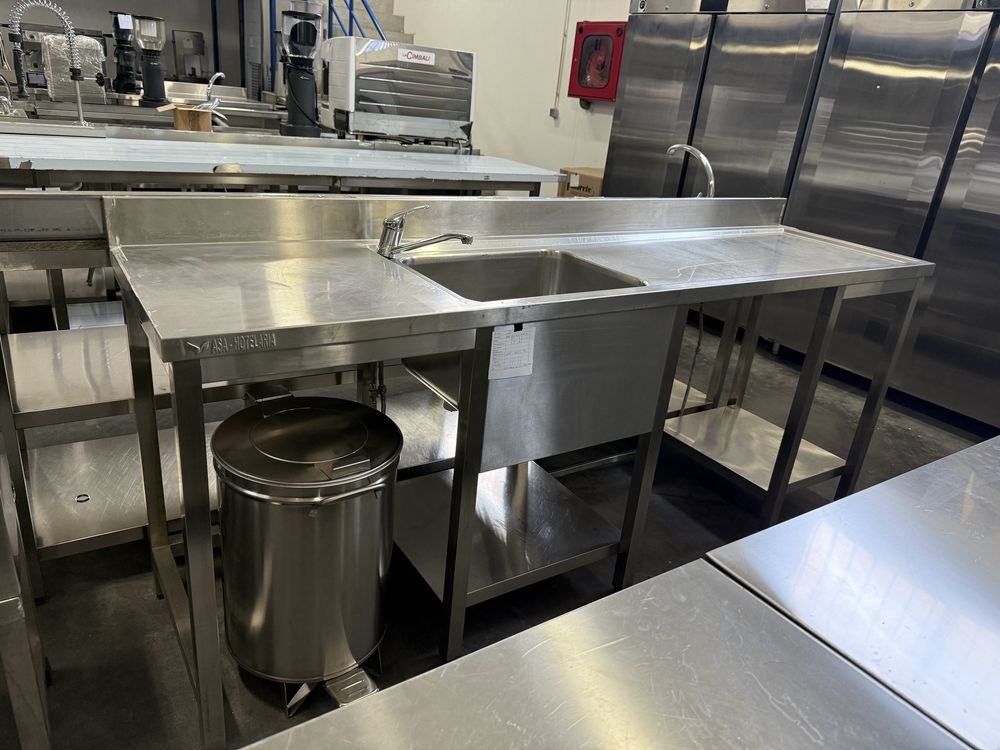 Bancada para cozinha com sitio para maquina loiça cesto 50x50