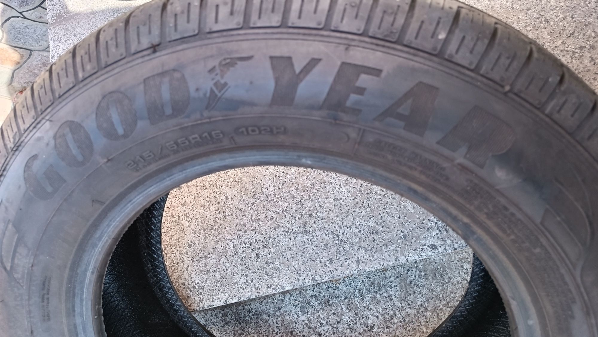 Goodyear Effizient 215/65 R16 Нова!!!