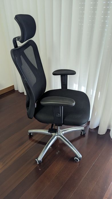 Cadeira de escritório ergonómica