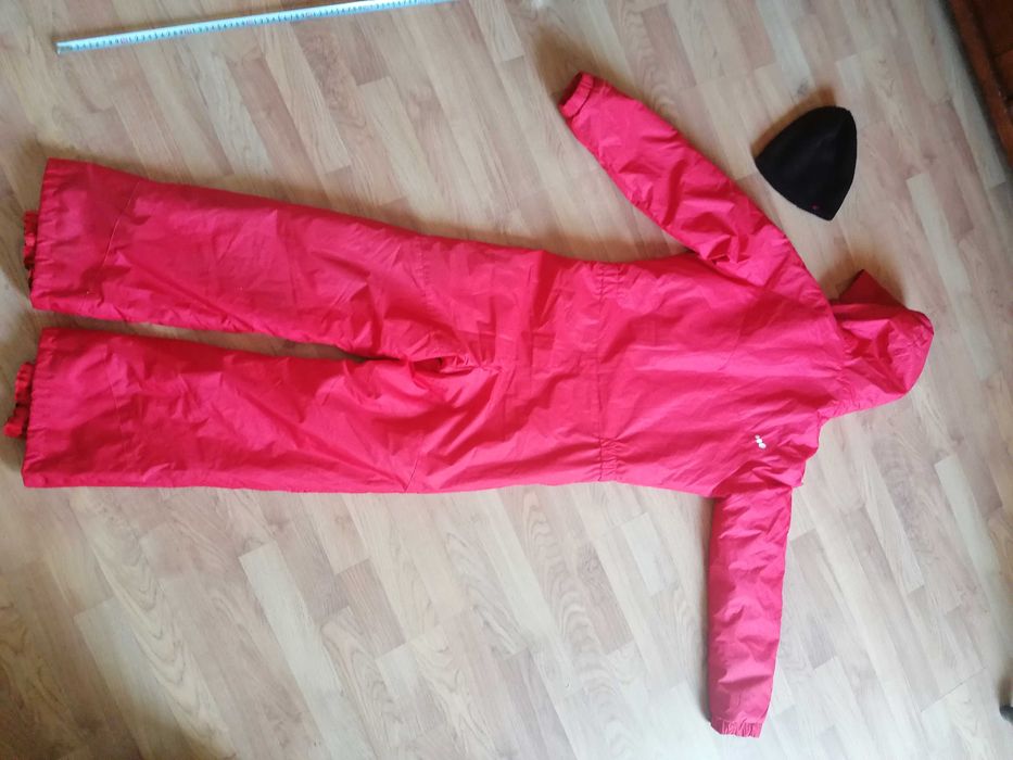 Kombinezon narciarski 153/162 Wendze 100 Dechatlon czerwony +czapka 4f