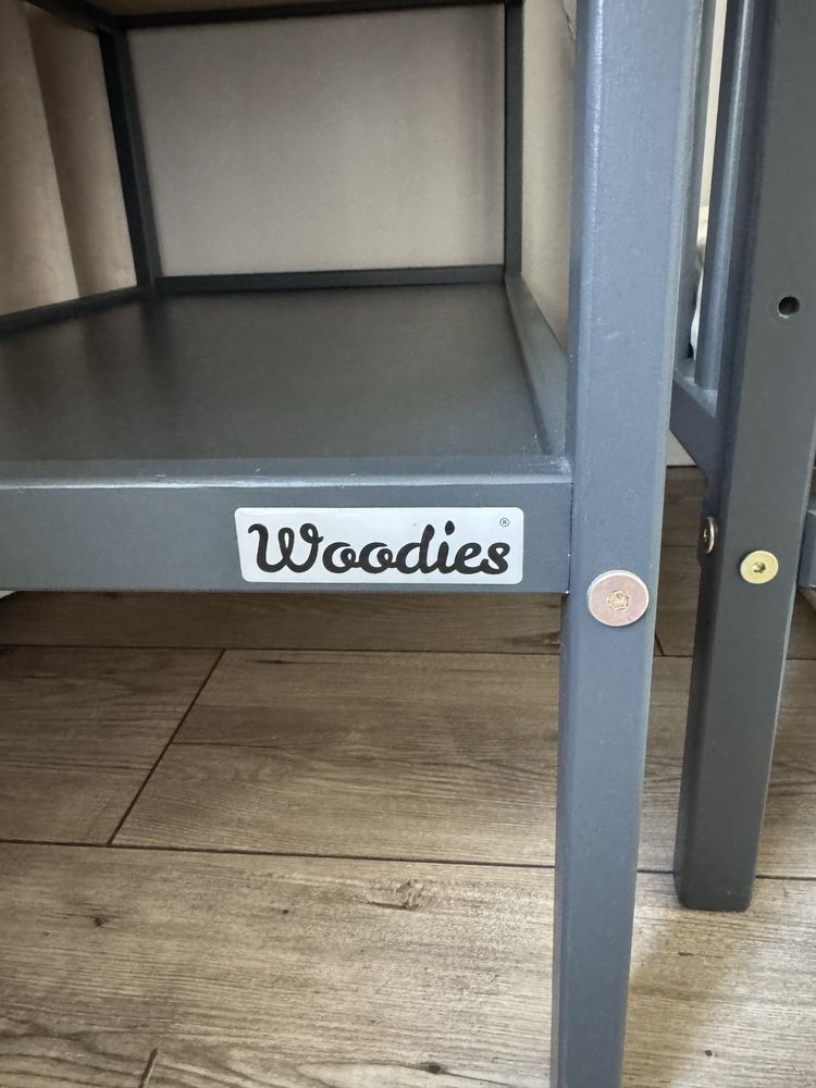 Łóżeczko dziecięce i przewijak Woodies