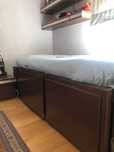 Cama e Colchão Individual em Madeira Wenge com arrumos