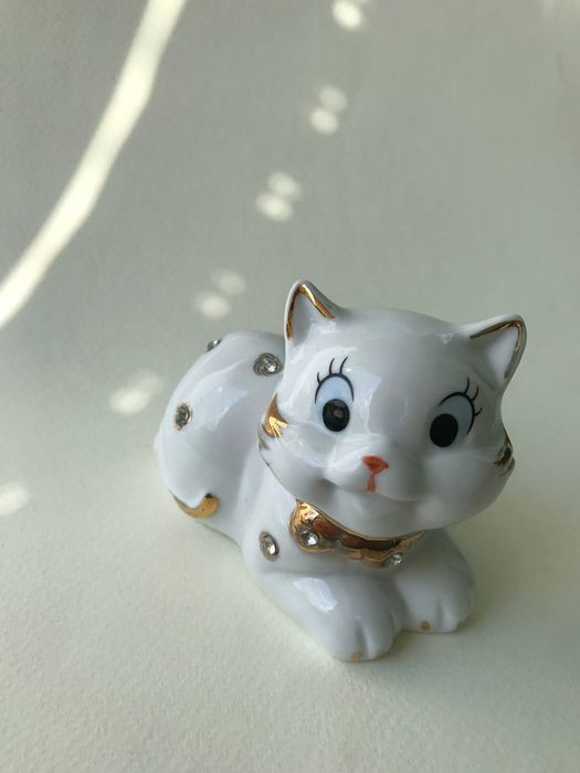 Кошка статуэтка фарфор