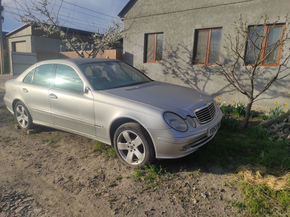Продам Мерседес w 211  w 210 по запчастям.